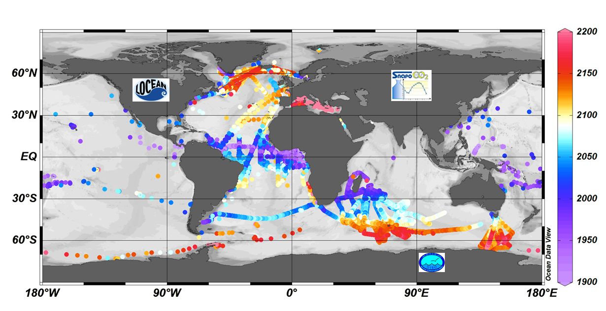 Figure 1. Distribution des concentrations de carbone inorganique dissous (en µmol.kg-1) dans les eaux de surface de l’océan global composée à partir de la base de données SNAPO-CO2-v2 (adapté de Metzl et al., 2025).