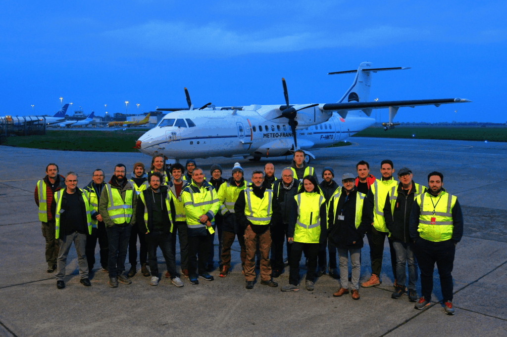 Figure 6: Photo de groupe à l’issue du dernier vol de la campagne NAWDIC le mercredi 4 mars 2026. Crédit: Jean-Christophe Canonici.